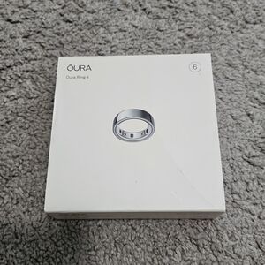 Oura Ring 4 in Silver